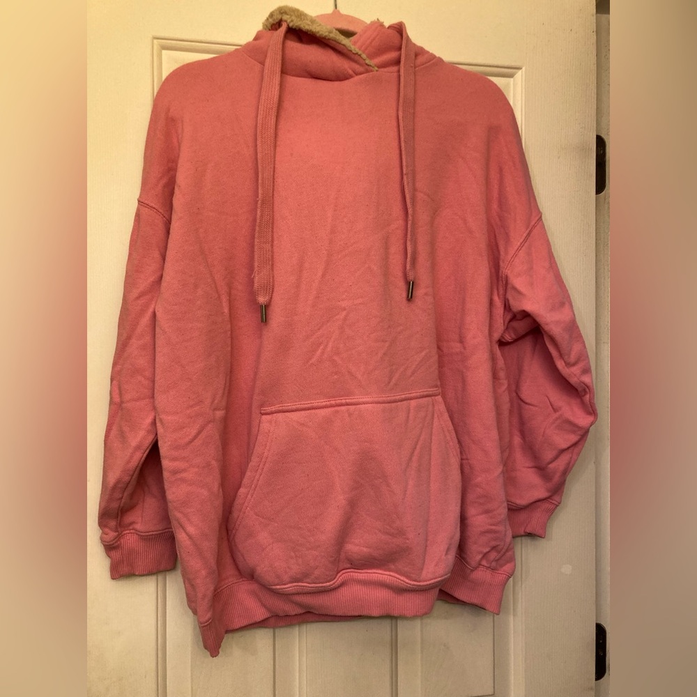 Aerie brand, womans Pink Hoodie Sweater with fuzzy hood, warm and comfy